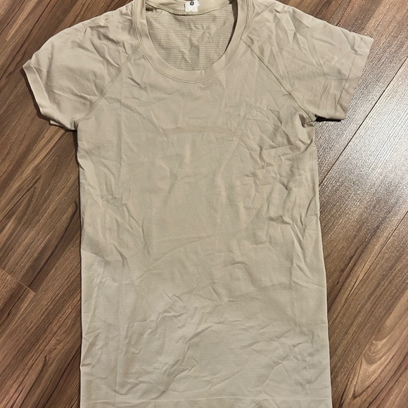 Lululemon swiftly tech 2.0 Hip length - size 8 - Picture 2 of 5